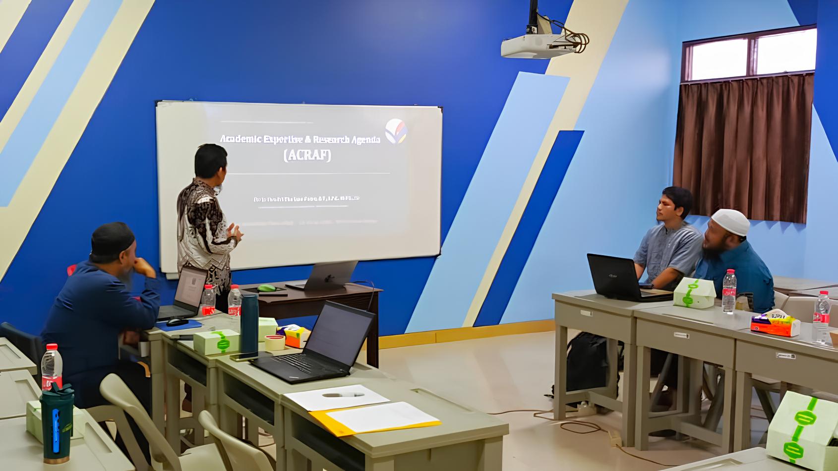 Pemaparan materi dalam kegiatan Academic Expertise & Research Agenda Forum (ACRAF) 2026 STAI Mutiara Bangsa